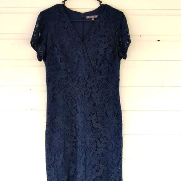 Sharagano Navy Fitted Sheath Cap Sleeve Lace Dress Scalloped Hem Size 8 - Picture 1 of 11